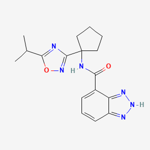 molecular formula C17H20N6O2 B7671492 N-[1-(5-propan-2-yl-1,2,4-oxadiazol-3-yl)cyclopentyl]-2H-benzotriazole-4-carboxamide 