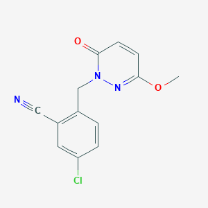 5-Chloro-2-[(3-methoxy-6-oxopyridazin-1-yl)methyl]benzonitrile