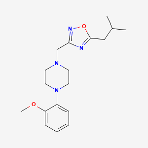 molecular formula C18H26N4O2 B7681617 3-[[4-(2-Methoxyphenyl)piperazin-1-yl]methyl]-5-(2-methylpropyl)-1,2,4-oxadiazole 