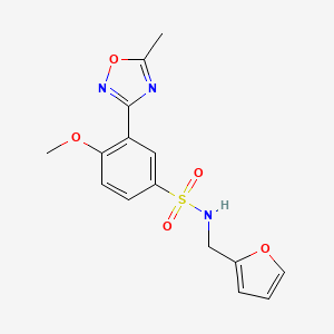 molecular formula C15H15N3O5S B7685825 N-(furan-2-ylmethyl)-4-methoxy-3-(5-methyl-1,2,4-oxadiazol-3-yl)benzenesulfonamide 