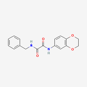 molecular formula C17H16N2O4 B7690810 N'-(2,3-dihydro-1,4-benzodioxin-6-yl)-N-(propan-2-yl)ethanediamide 