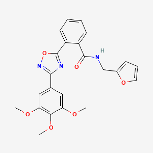 molecular formula C23H21N3O6 B7698058 N-(furan-2-ylmethyl)-2-(3-(3,4,5-trimethoxyphenyl)-1,2,4-oxadiazol-5-yl)benzamide 