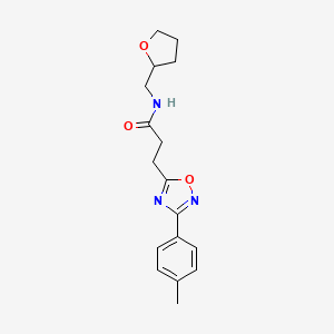 molecular formula C17H21N3O3 B7698682 N-((tetrahydrofuran-2-yl)methyl)-3-(3-(p-tolyl)-1,2,4-oxadiazol-5-yl)propanamide 