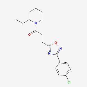 molecular formula C18H22ClN3O2 B7703493 3-(3-(4-chlorophenyl)-1,2,4-oxadiazol-5-yl)-1-(2-ethylpiperidin-1-yl)propan-1-one 