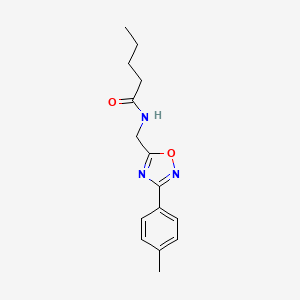 molecular formula C15H19N3O2 B7705986 N-((3-(p-tolyl)-1,2,4-oxadiazol-5-yl)methyl)pentanamide 