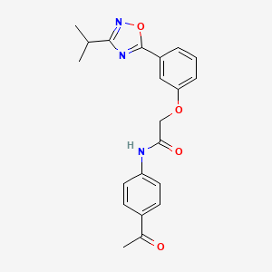 molecular formula C21H21N3O4 B7706958 N-(4-acetylphenyl)-2-(3-(3-isopropyl-1,2,4-oxadiazol-5-yl)phenoxy)acetamide 