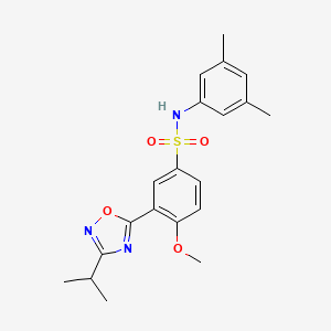 molecular formula C20H23N3O4S B7720689 N-(3,5-dimethylphenyl)-3-(3-isopropyl-1,2,4-oxadiazol-5-yl)-4-methoxybenzenesulfonamide 