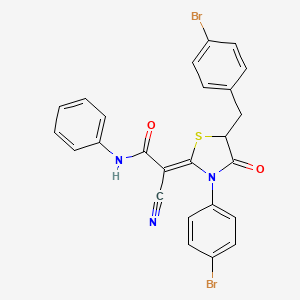 (2Z)-2-[3-(4-bromophenyl)-5-[(4-bromophenyl)methyl]-4-oxo-1,3-thiazolidin-2-ylidene]-2-cyano-N-phenylacetamide