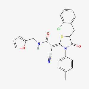 (2Z)-2-[5-(2-chlorobenzyl)-3-(4-methylphenyl)-4-oxo-1,3-thiazolidin-2-ylidene]-2-cyano-N-(furan-2-ylmethyl)ethanamide