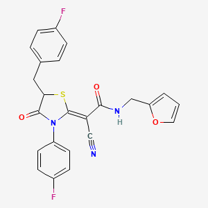 (2Z)-2-cyano-2-[5-(4-fluorobenzyl)-3-(4-fluorophenyl)-4-oxo-1,3-thiazolidin-2-ylidene]-N-(furan-2-ylmethyl)ethanamide