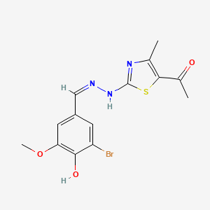 molecular formula C14H14BrN3O3S B7741393 (Z)-1-(2-(2-(3-bromo-4-hydroxy-5-methoxybenzylidene)hydrazinyl)-4-methylthiazol-5-yl)ethanone 