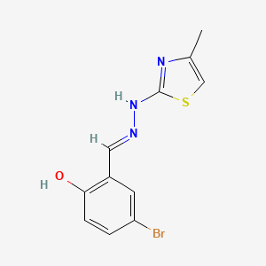 molecular formula C11H10BrN3OS B7757296 4-bromo-2-{(E)-[2-(4-methyl-1,3-thiazol-2-yl)hydrazinylidene]methyl}phenol 