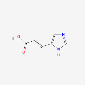 molecular formula C6H6N2O2 B7812428 2-丙烯酸，3-(1H-咪唑-4-基)- 