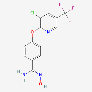 molecular formula C13H9ClF3N3O2 B7828060 (E)-4-{[3-chloro-5-(trifluoromethyl)pyridin-2-yl]oxy}-N'-hydroxybenzene-1-carboximidamide 