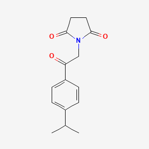molecular formula C15H17NO3 B7849919 1-[2-Oxo-2-(4-propan-2-ylphenyl)ethyl]pyrrolidine-2,5-dione 