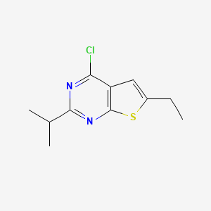 molecular formula C11H13ClN2S B7858641 4-Chloro-6-ethyl-2-(propan-2-yl)thieno[2,3-d]pyrimidine 