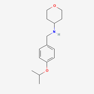 molecular formula C15H23NO2 B7862224 N-{[4-(Propan-2-yloxy)phenyl]methyl}oxan-4-amine 