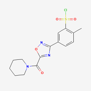 2-Methyl-5-[5-(piperidin-1-ylcarbonyl)-1,2,4-oxadiazol-3-yl]benzenesulfonyl chloride