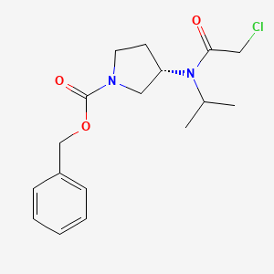 molecular formula C17H23ClN2O3 B7920004 (S)-3-[(2-Chloro-acetyl)-isopropyl-amino]-pyrrolidine-1-carboxylic acid benzyl ester 