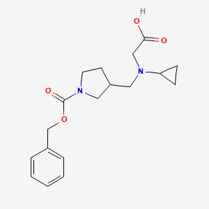 molecular formula C18H24N2O4 B7924719 3-[(Carboxymethyl-cyclopropyl-amino)-methyl]-pyrrolidine-1-carboxylic acid benzyl ester 