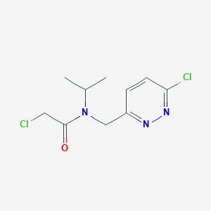 molecular formula C10H13Cl2N3O B7927543 2-Chloro-N-(6-chloro-pyridazin-3-ylmethyl)-N-isopropyl-acetamide 