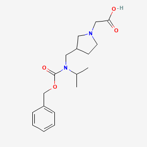 molecular formula C18H26N2O4 B7929630 {3-[(Benzyloxycarbonyl-isopropyl-amino)-methyl]-pyrrolidin-1-yl}-acetic acid 