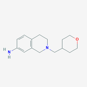 molecular formula C15H22N2O B7938736 2-((Tetrahydro-2H-pyran-4-yl)methyl)-1,2,3,4-tetrahydroisoquinolin-7-amine 