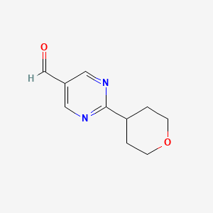 molecular formula C10H12N2O2 B7940181 2-(Oxan-4-yl)pyrimidine-5-carbaldehyde 