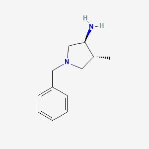 molecular formula C12H18N2 B7949090 trans-3-Amino-1-benzyl-4-methylpyrrolidine 