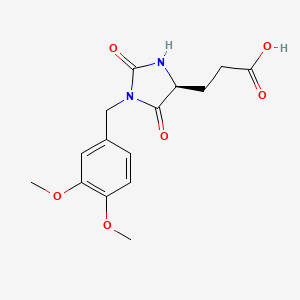 molecular formula C15H18N2O6 B7950673 (S)-3-(1-(3,4-dimethoxybenzyl)-2,5-dioxoimidazolidin-4-yl)propanoic acid 