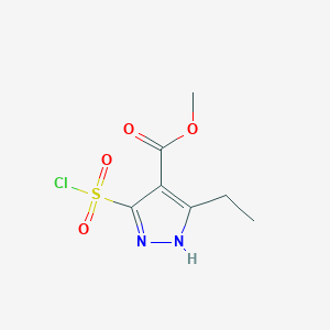 molecular formula C7H9ClN2O4S B7951985 methyl 5-(chlorosulfonyl)-3-ethyl-1H-pyrazole-4-carboxylate 