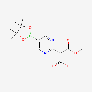 molecular formula C15H21BN2O6 B7954186 1,3-Dimethyl 2-[5-(tetramethyl-1,3,2-dioxaborolan-2-yl)pyrimidin-2-yl]propanedioate 