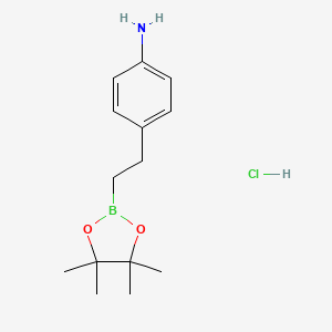 molecular formula C14H23BClNO2 B7957751 4-[2-(Tetramethyl-1,3,2-dioxaborolan-2-yl)ethyl]aniline hydrochloride 