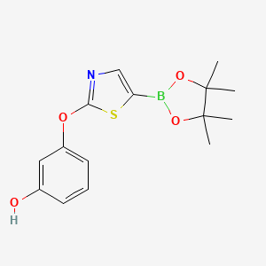 molecular formula C15H18BNO4S B7958714 3-{[5-(Tetramethyl-1,3,2-dioxaborolan-2-yl)-1,3-thiazol-2-yl]oxy}phenol 