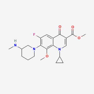 molecular formula C21H26FN3O4 B7960498 Methyl 1-cyclopropyl-6-fluoro-8-methoxy-7-[3-(methylamino)piperidin-1-YL]-4-oxoquinoline-3-carboxylate 