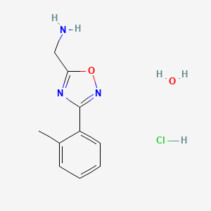 molecular formula C10H14ClN3O2 B7971243 1-[3-(2-Methylphenyl)-1,2,4-oxadiazol-5-yl]methanamine hydrochloride hydrate 
