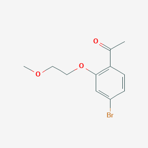 molecular formula C11H13BrO3 B7973171 1-[4-Bromo-2-(2-methoxyethoxy)phenyl]ethan-1-one 