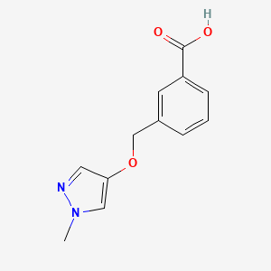 molecular formula C12H12N2O3 B7976664 3-{[(1-Methyl-1H-pyrazol-4-yl)oxy]methyl}benzoic acid 