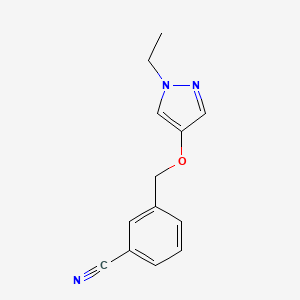 molecular formula C13H13N3O B7979007 3-{[(1-Ethyl-1H-pyrazol-4-yl)oxy]methyl}benzonitrile 