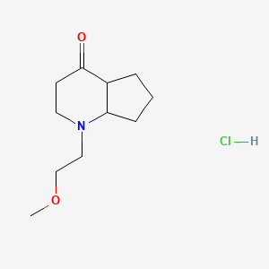 molecular formula C11H20ClNO2 B7982755 1-(2-methoxyethyl)-octahydro-1H-cyclopenta[b]pyridin-4-one hydrochloride 