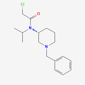 molecular formula C17H25ClN2O B7986213 N-((R)-1-Benzyl-piperidin-3-yl)-2-chloro-N-isopropyl-acetamide 