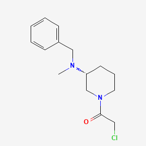 molecular formula C15H21ClN2O B7986889 1-[(R)-3-(Benzyl-methyl-amino)-piperidin-1-yl]-2-chloro-ethanone 