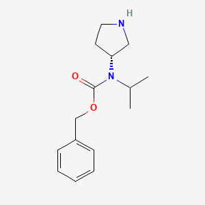 molecular formula C15H22N2O2 B7987424 Isopropyl-(R)-pyrrolidin-3-yl-carbamic acid benzyl ester 