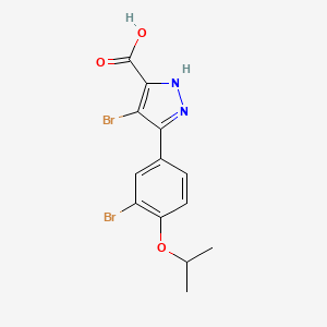 molecular formula C13H12Br2N2O3 B8006023 4-bromo-5-[3-bromo-4-(propan-2-yloxy)phenyl]-1H-pyrazole-3-carboxylic acid 