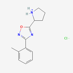 molecular formula C13H16ClN3O B8012801 2-[3-(2-Methylphenyl)-1,2,4-oxadiazol-5-yl]pyrrolidinium chloride 