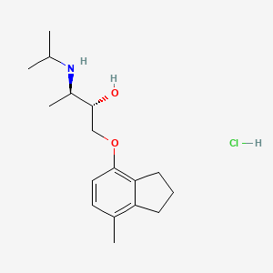 molecular formula C17H28ClNO2 B8021976 (+/-)-1-[2,3-(Dihydro-7-methyl-1H-inden-4-yl)oxy]-3-[(1-methylethyl)amino]-2-butanol hydrochloride 