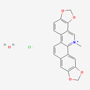 24-Methyl-5,7,18,20-tetraoxa-24-azoniahexacyclo[11.11.0.02,10.04,8.014,22.017,21]tetracosa-1(24),2,4(8),9,11,13,15,17(21),22-nonaene;chloride;hydrate