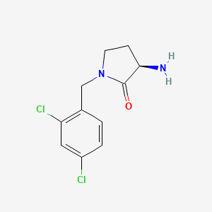 molecular formula C11H12Cl2N2O B8030705 (R)-3-Amino-1-(2,4-dichlorobenzyl)pyrrolidin-2-one 