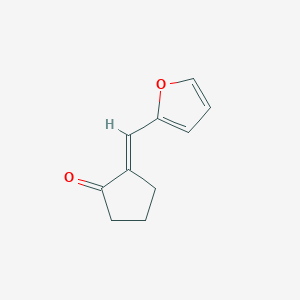 molecular formula C10H10O2 B8035003 2-(2-呋喃亚甲基)环戊酮 