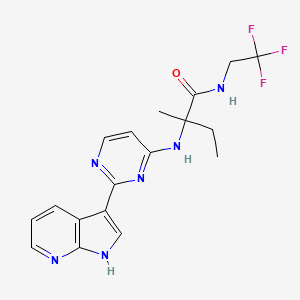 molecular formula C18H19F3N6O B8038225 2-甲基-2-[[2-(1H-吡咯并[2,3-b]吡啶-3-基)嘧啶-4-基]氨基]-N-(2,2,2-三氟乙基)丁酰胺 